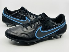 Scarpe con tacchetti calcio