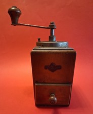 Antico macinacaffè manuale
