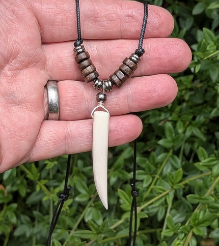 Collana intagliata forma - intagliata, di