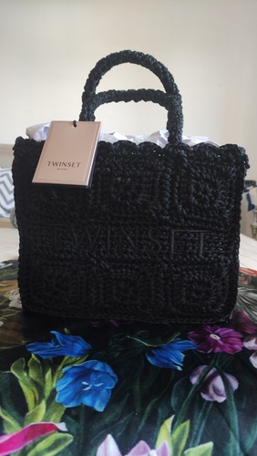 Borsa twinset mai - mai, indossata