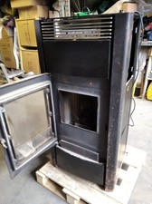 Stufa a pelle senza rivestimento perfettamente funzionante