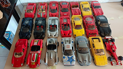 Model car burago ferrari - burago,