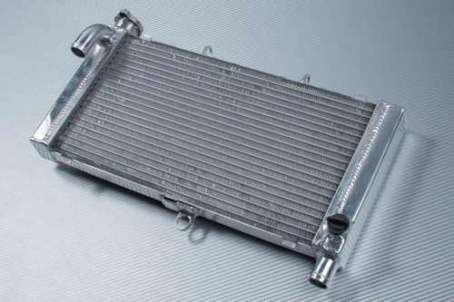 Radiateur eau type racing - d,
