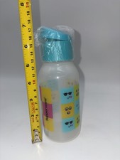 Nuova bottiglia d'acqua per