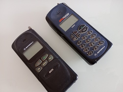 Lotto due cellulari telefonini