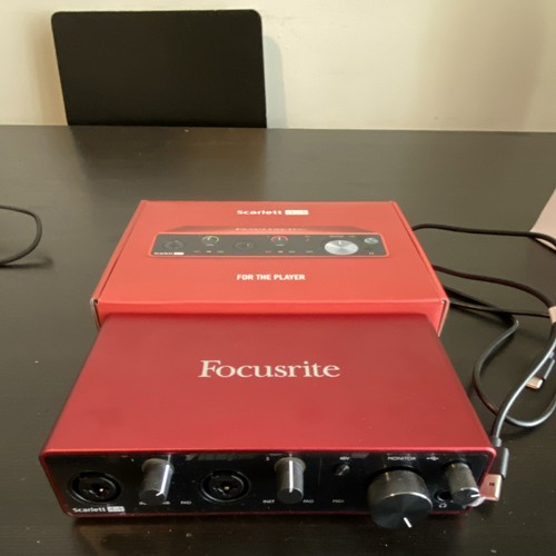 Focusrite scarlett 4i4 - 4i4, 3a