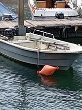 Barca in vetroresina (motore escluso) - buone condizioni