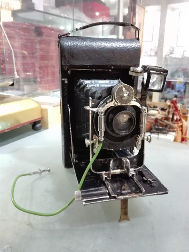 Macchina fotografica - [nc],