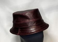 Cappello a secchiello in pelle