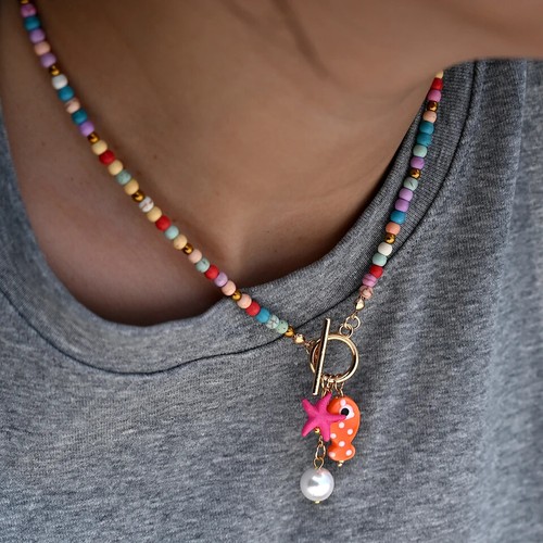 Collana con ciondolo con perle