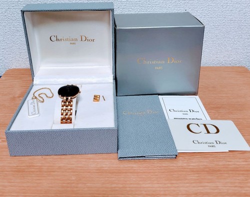 Working item christian dior - working,