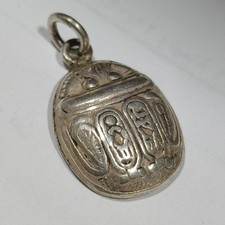 Antico amuleto scarabeo egizio