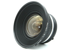 Obiettivo nikon AI 18mm f/4 con paraluce HN-15