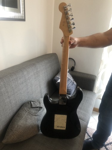 Squier stratocaster fender con - fender,