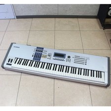 Yamaha MOTIF ES8 88 Tasti