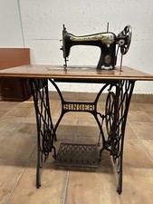 SINGER Antica macchina da cucire con mobiletto a ribalta in legno e cassetto 