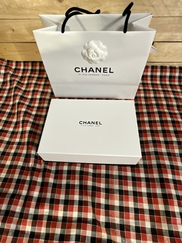 Boîte chanel blanche - chanel,