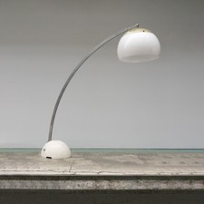 LAMPADA DA TERRA AD ARCO VINTAGE IN METALLO