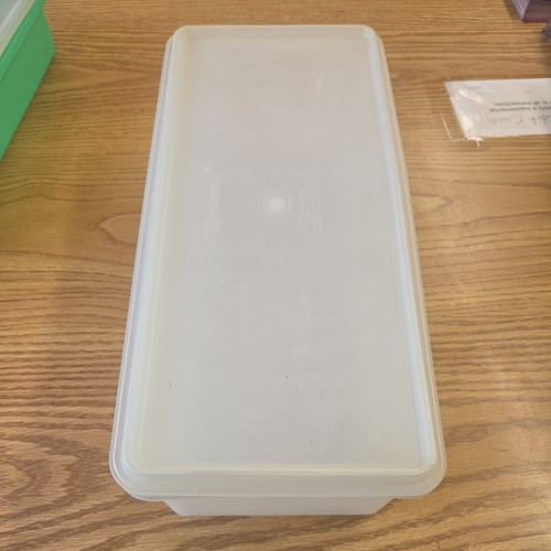 Tupperware 606 bread - 606-1, keeper