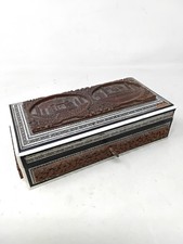 Antico portagioie in legno