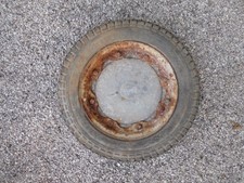 INNOCENTI LAMBRETTA PORTA RUOTA SCORTA CERCHIO PNEUMATICO CEAT 3.50 CONSERVATO