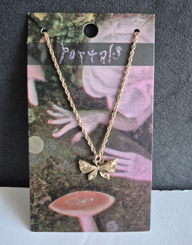 Collana con ciondolo portali