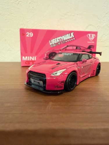 Works nissan gtr rosa - works,