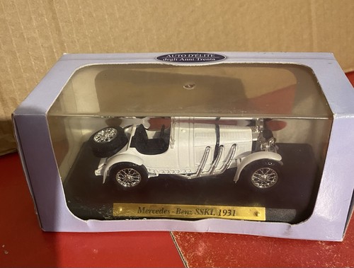 Die cast mercedes - mercedes, benz