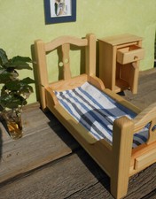 Letto per bambole e comodino in legno fatto a mano per bambini e collezionisti