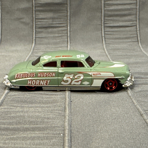 Hot wheels hudson hornet verde - wheels,