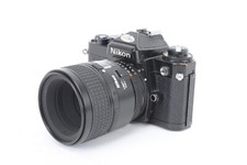 Fotocamera Nikon FE nera