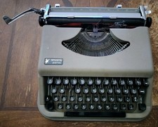 Macchina scrivere vintage - da,