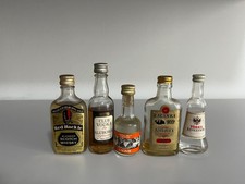 Collezione 117 bottiglie mignon vintage, liquori, amari, whisky, grappe e altri