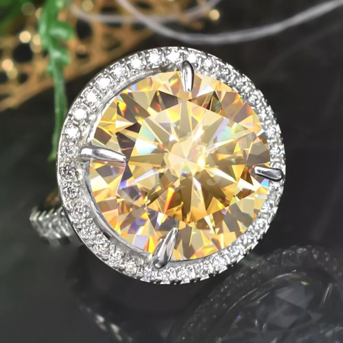 Anello solitario con diamanti