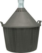 Damigiana in Un Cesto Di