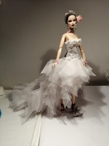 Fashion royalty vanessa pile - royalty,