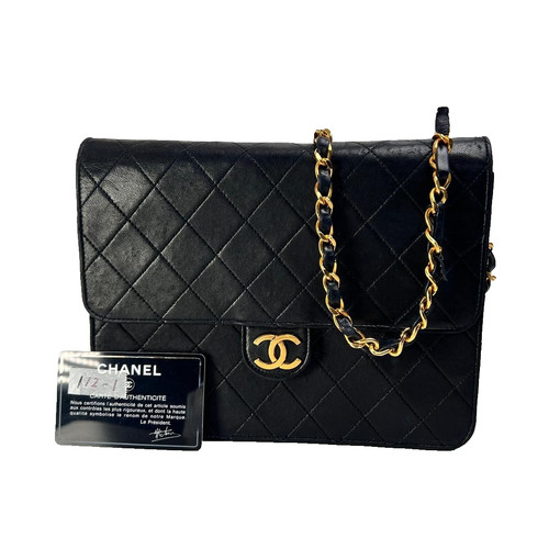 Chanel vintage turn - chanel,
