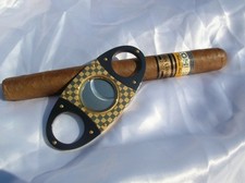 Tagliasigari con decori in oro