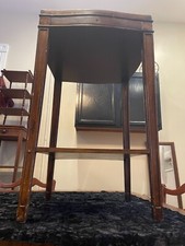 Antico comodino monocassetto