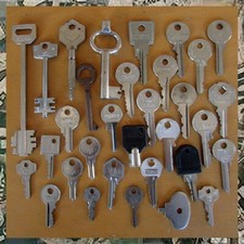 Lotto Stock Chiavi Miste da Collezione per Serrature e Lucchetti (1)