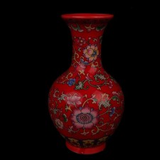 Chinese Old Porcelain Red enamel flower patterned decorative vase