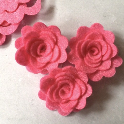 Piccole rose feltro fiori - rose, feltro,