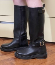 Stivali alti in pelle nera