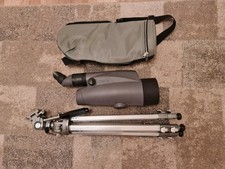 Cannocchiale Yukon, cannocchiale usato con treppiede video in alluminio Velbon 