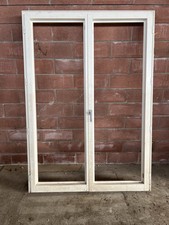 Lotto Di Due Finestre E Due Portefinestre In Legno Bianche.Misure In Descrizione