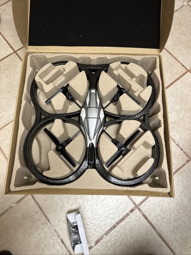 Parrot drone w - ar,
