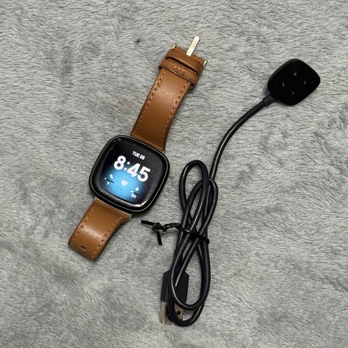 Fitbit versa smartwatch - 3,