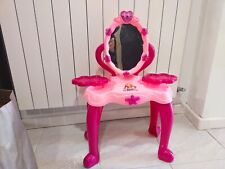 Postazione trucco bambina