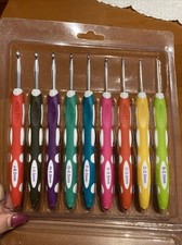 Set  di 9 Uncinetti per Principianti