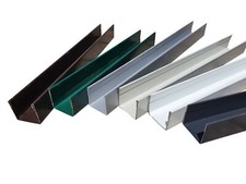 Profilo a U per pannelli coibentati, lamiera preverniciata. L.200, 250 e 300 cm.